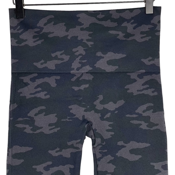 Spanx Leggings Large Seamless Tummy Control Shaping Smoothing Camo Look at Me - Picture 2 of 9